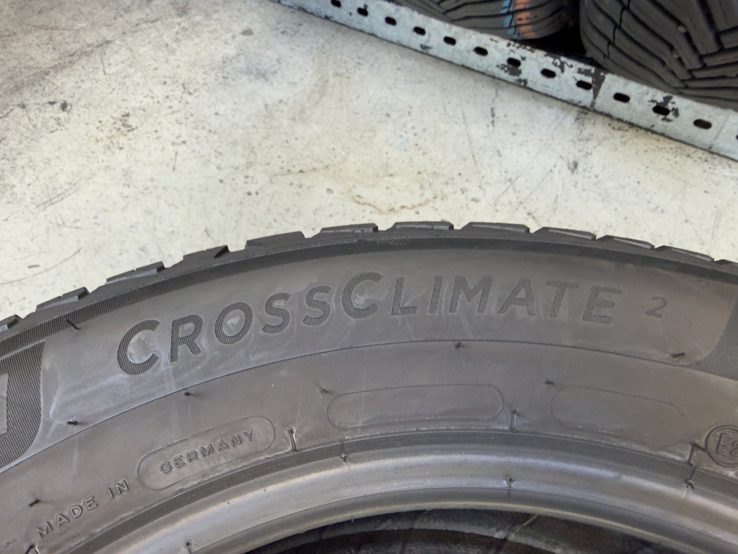 Usato: 4 Pneumatici Michelin CrossClimate 2 205/60R16 96H XL 4 Stagioni 85% Residui DOT 2025