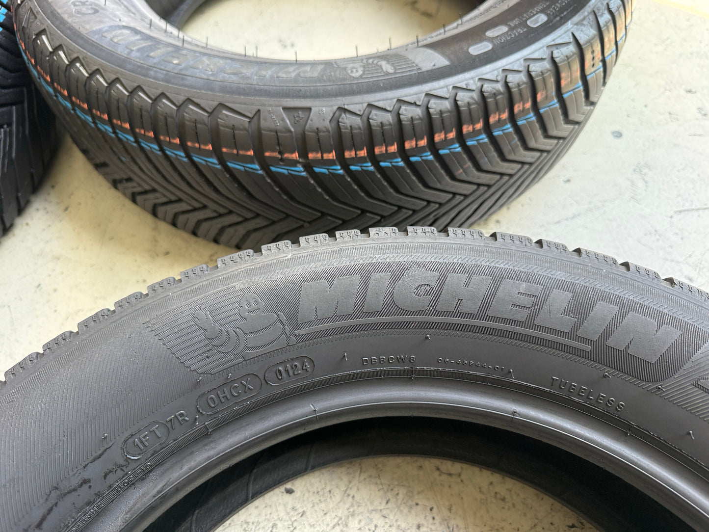 Usato: 4 Pneumatici Michelin CrossClimate 205/60R16 96H-96V XL 4 Stagioni 85% Residui