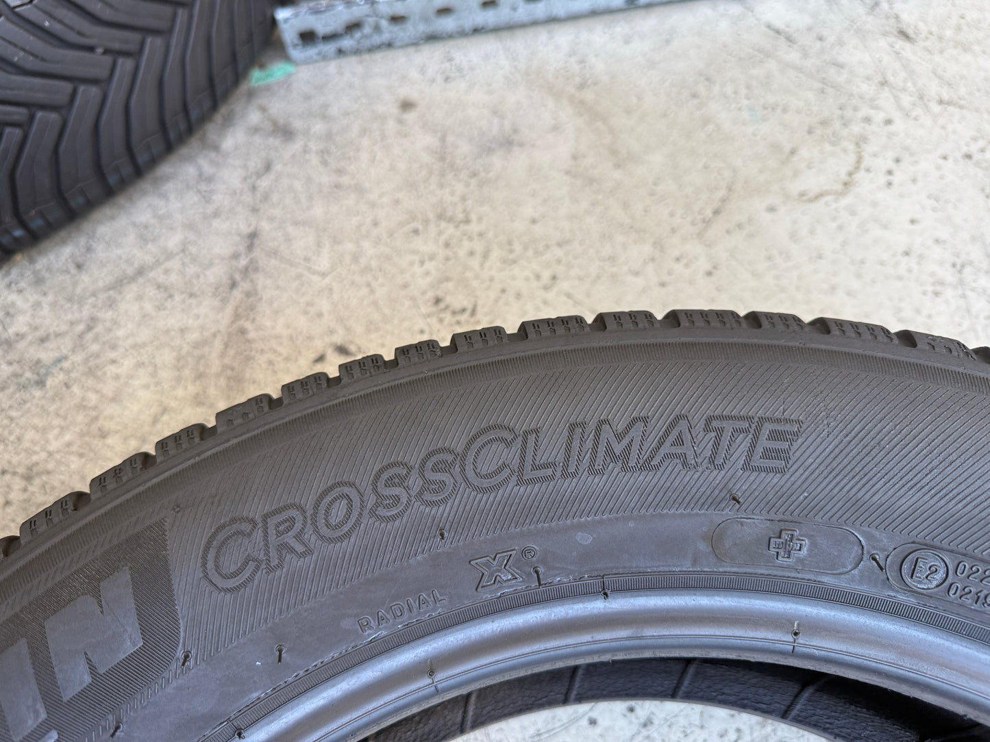 Usato: 4 Pneumatici Michelin CrossClimate 205/60R16 96H-96V XL 4 Stagioni 85% Residui