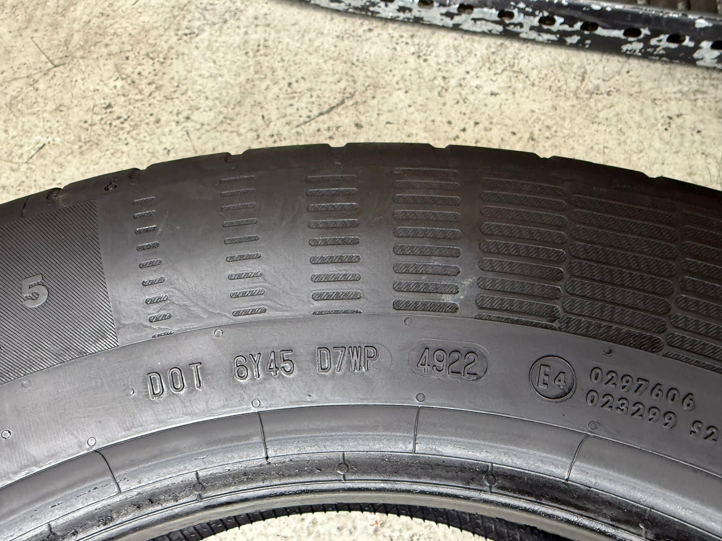 Usato: 4 Gomme 235/60R18 107V XL Continental Estive 80% residui