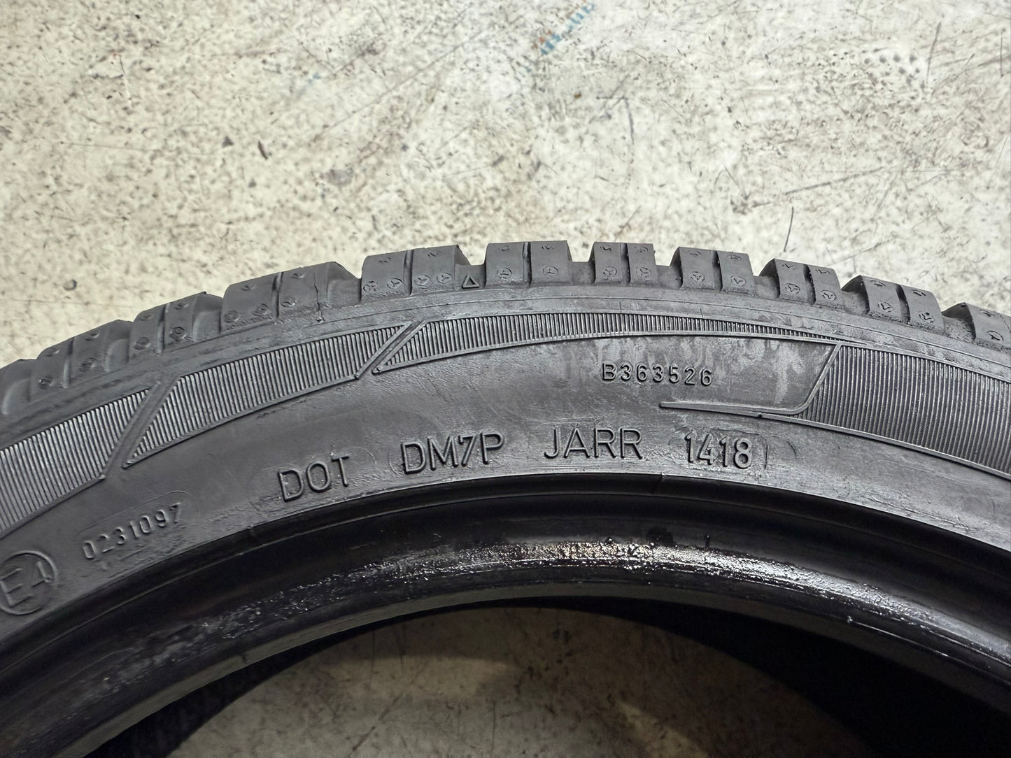 Usato: 4 Gomme 205/50R17 93H XL Dunlop Invernali 90% residui