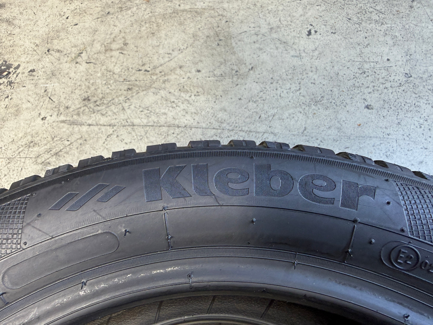Usato: 2 Pneumatici Kleber Quadraxer 3 195/55R16 87V 4 Stagioni 90% Residui