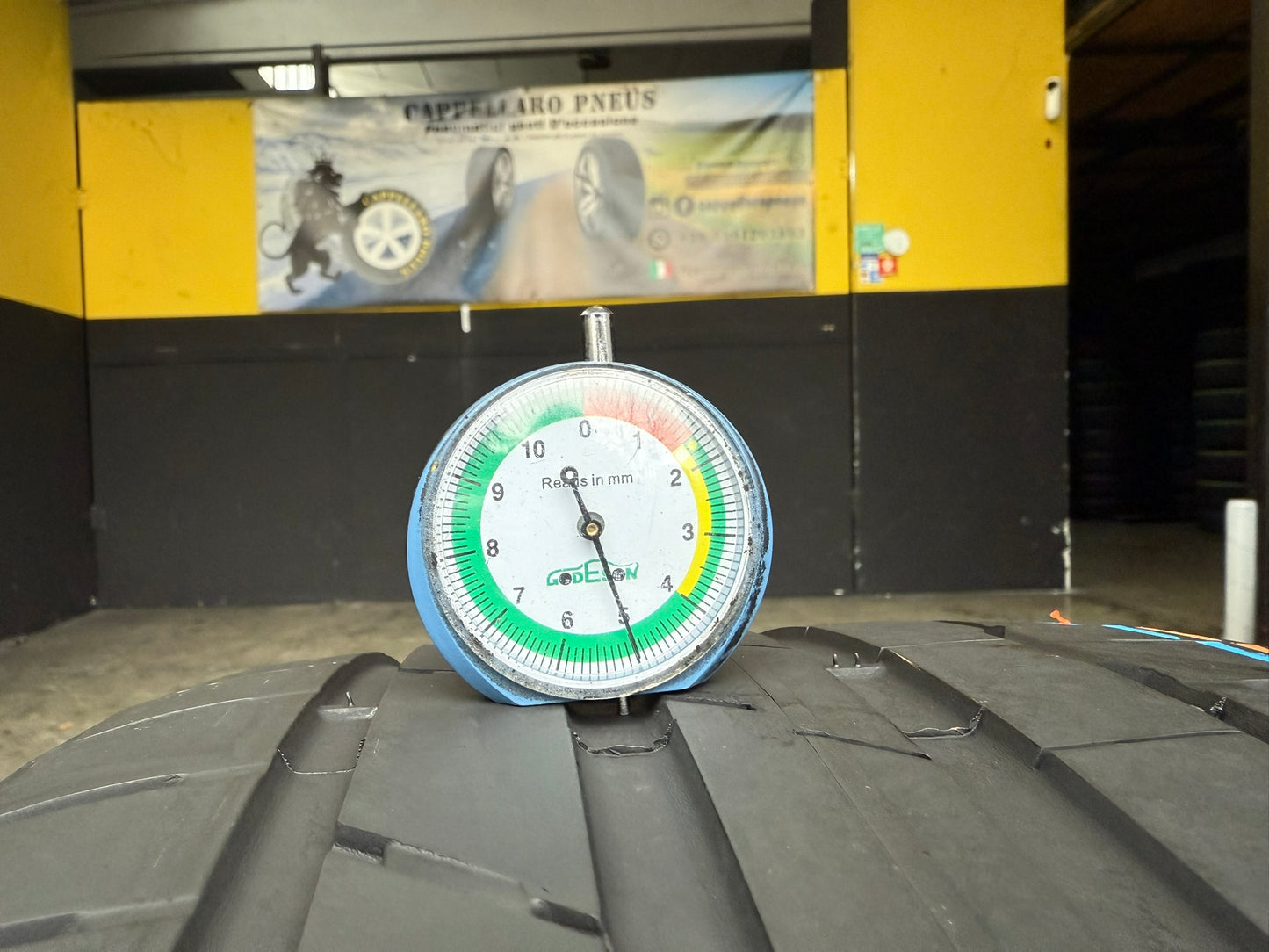 Usato: 2 Gomme 245/35R18 92Y Hankook Estive 80% residui