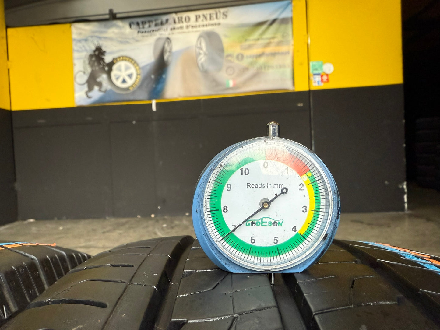 Usato: 4 Gomme 215/65R16 C 109/107T Sava estive 85% residui