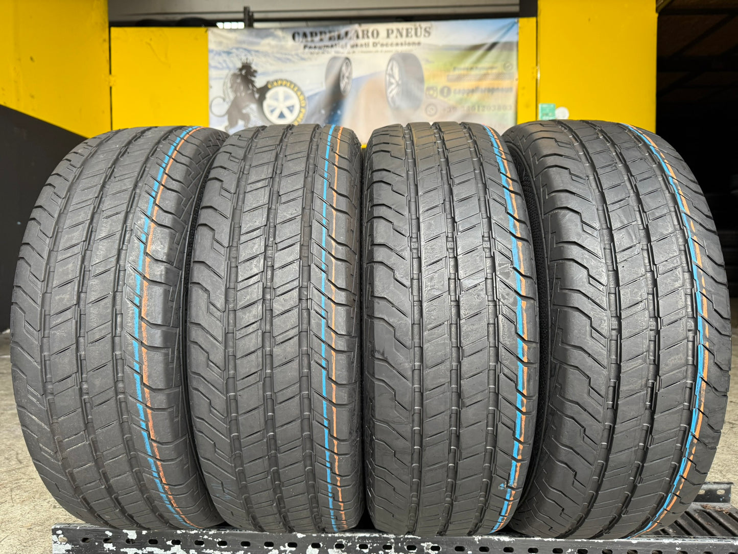 Usato: 4 Gomme 215/65R16 C 109/107T Continental Estive 90% residui