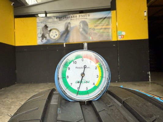 Usato: 2 Gomme 205/60R16 92H Vredestein Estivi 90% residui