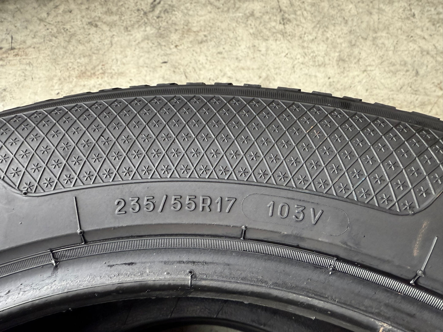 Usato: 2 Gomme 235/55R17 103V XL Kleber Invernali 85% residui