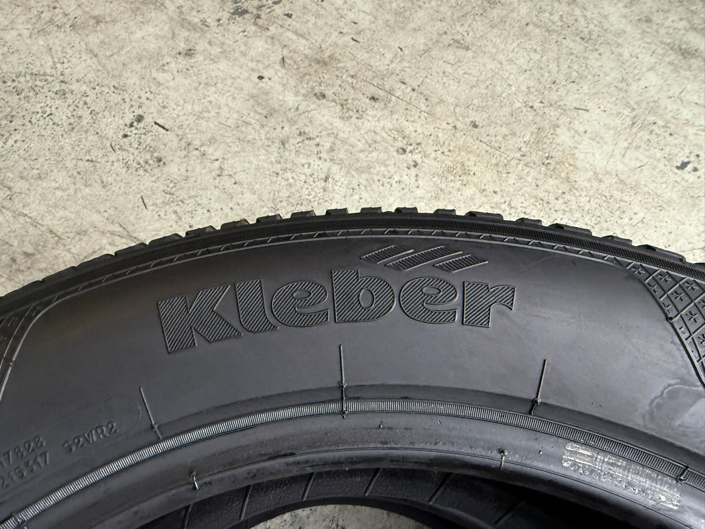 Usato: 2 Gomme 235/55R17 103V XL Kleber Invernali 85% residui