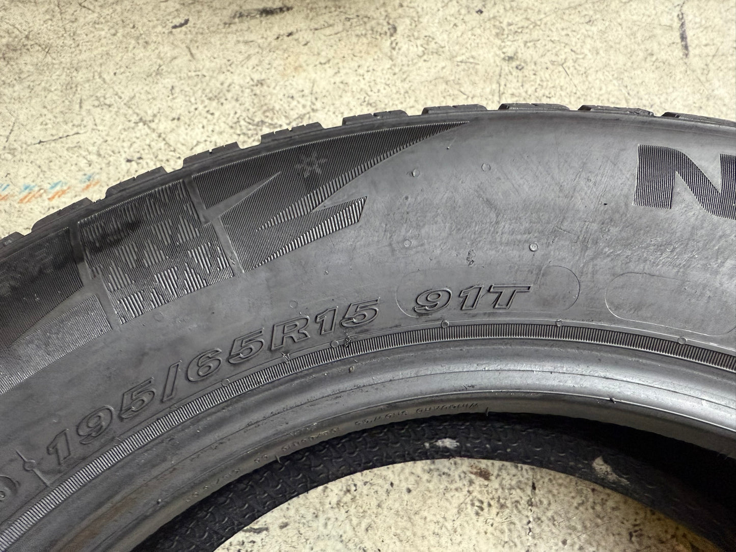 Usato: 4 Gomme 195/65R15 91T Nexen Invernali 95-85% residui