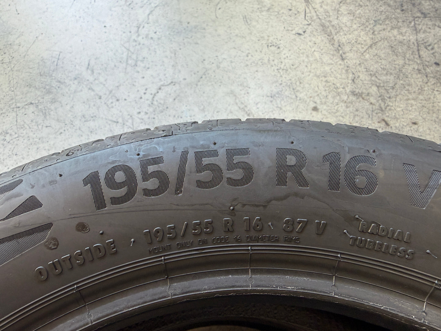 Usato: 2 Pneumatici Continental EcoContact 6 EVc 195/55R16 87V Estivi 90% Residui