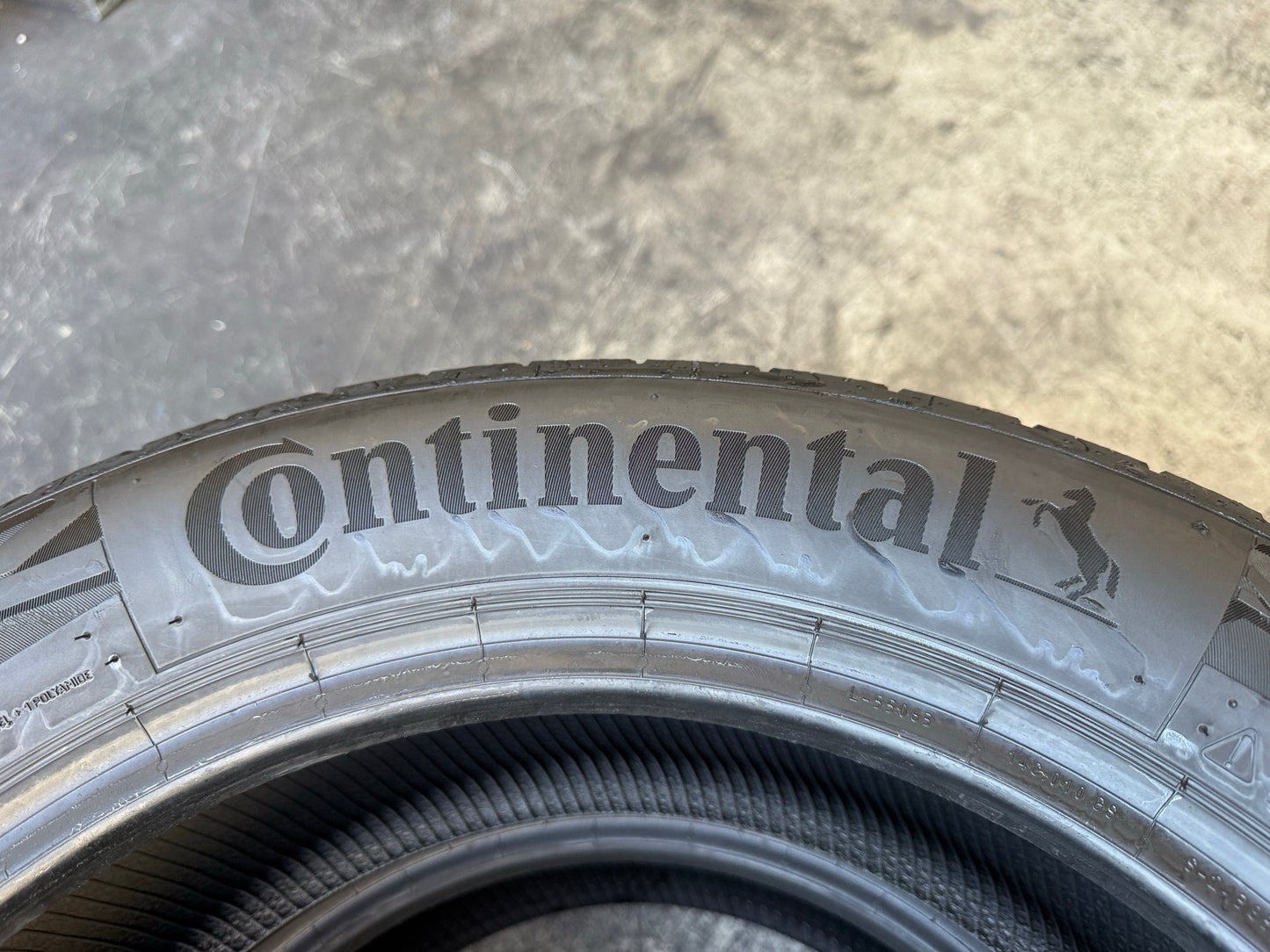 Usato: 2 Pneumatici Continental EcoContact 6 EVc 195/55R16 87V Estivi 90% Residui