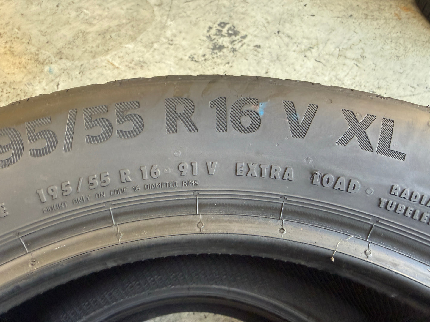 Usato: 2 Pneumatici Continental EcoContact 6 EVc 195/55R16 91V XL Estivi 90% Residui