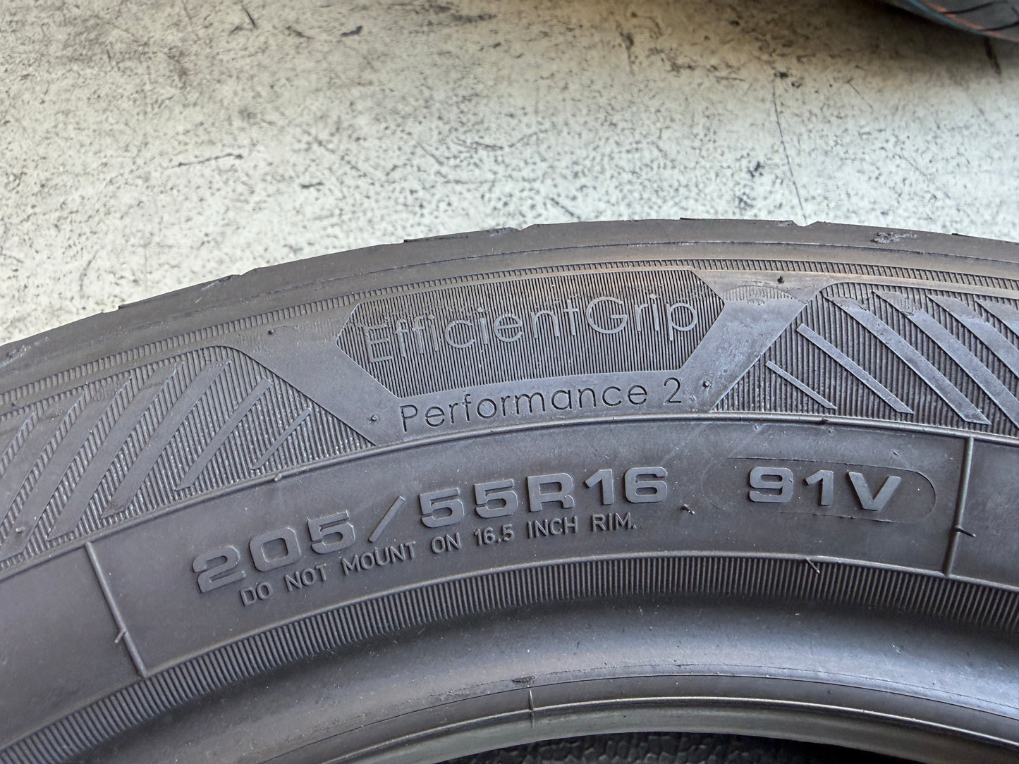 Usato: 4 Pneumatici Goodyear EfficientGrip Performance 2 205/55R16 91V Estivi 95% Residui