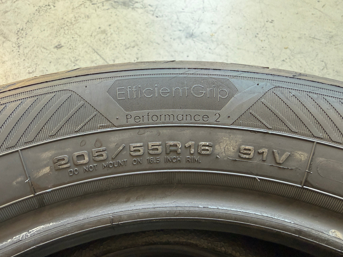 Usato: 2 Pneumatici Goodyear EfficientGrip Performance 2 205/55R16 91V Estivi 85% Residui
