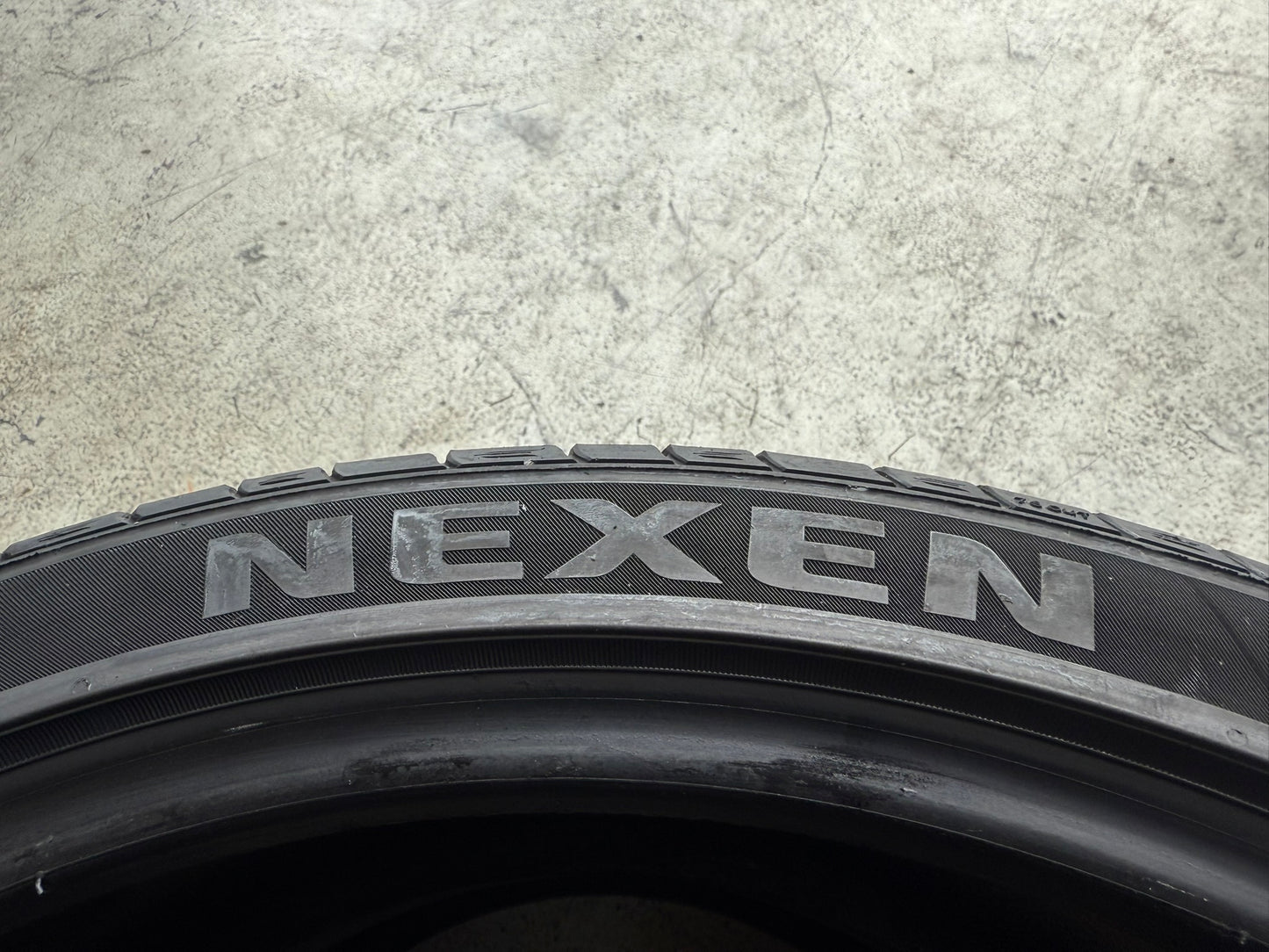 Usato: 2 Gomme 235/35R19 91Y XL Nexen Estiva 80% residui
