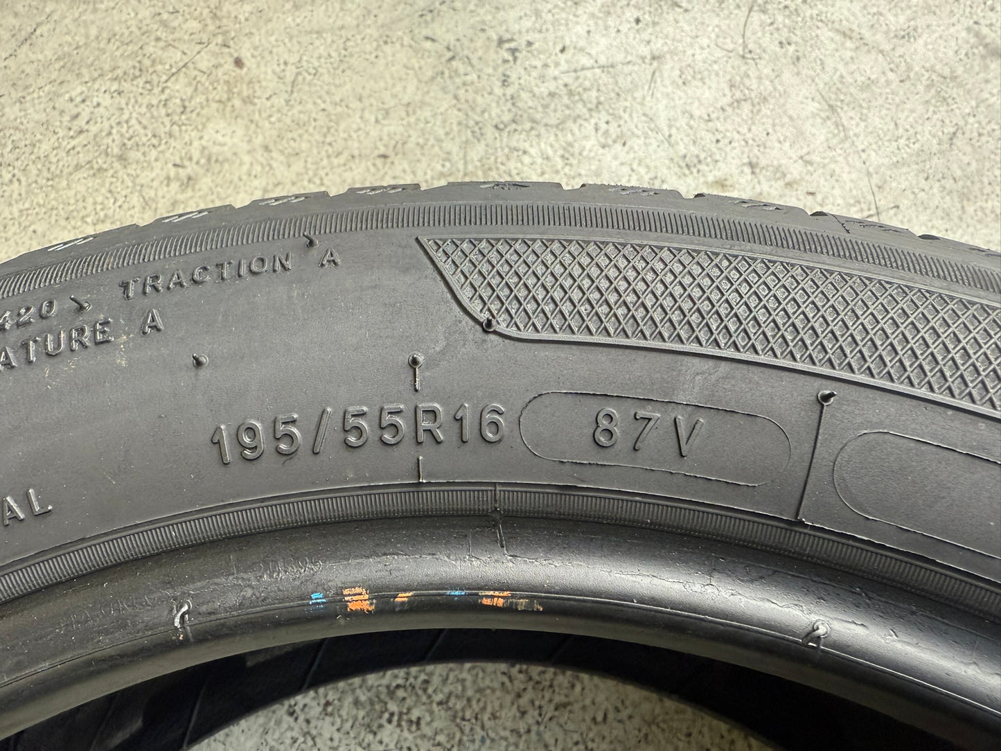 Usato: 4 Gomme 195/55R16 87V Kleber Estive 80-85% residui