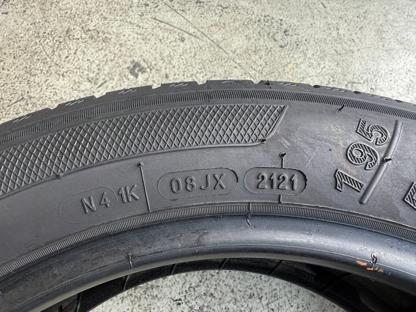 Usato: 4 Gomme 195/55R16 87V Kleber Estive 80-85% residui