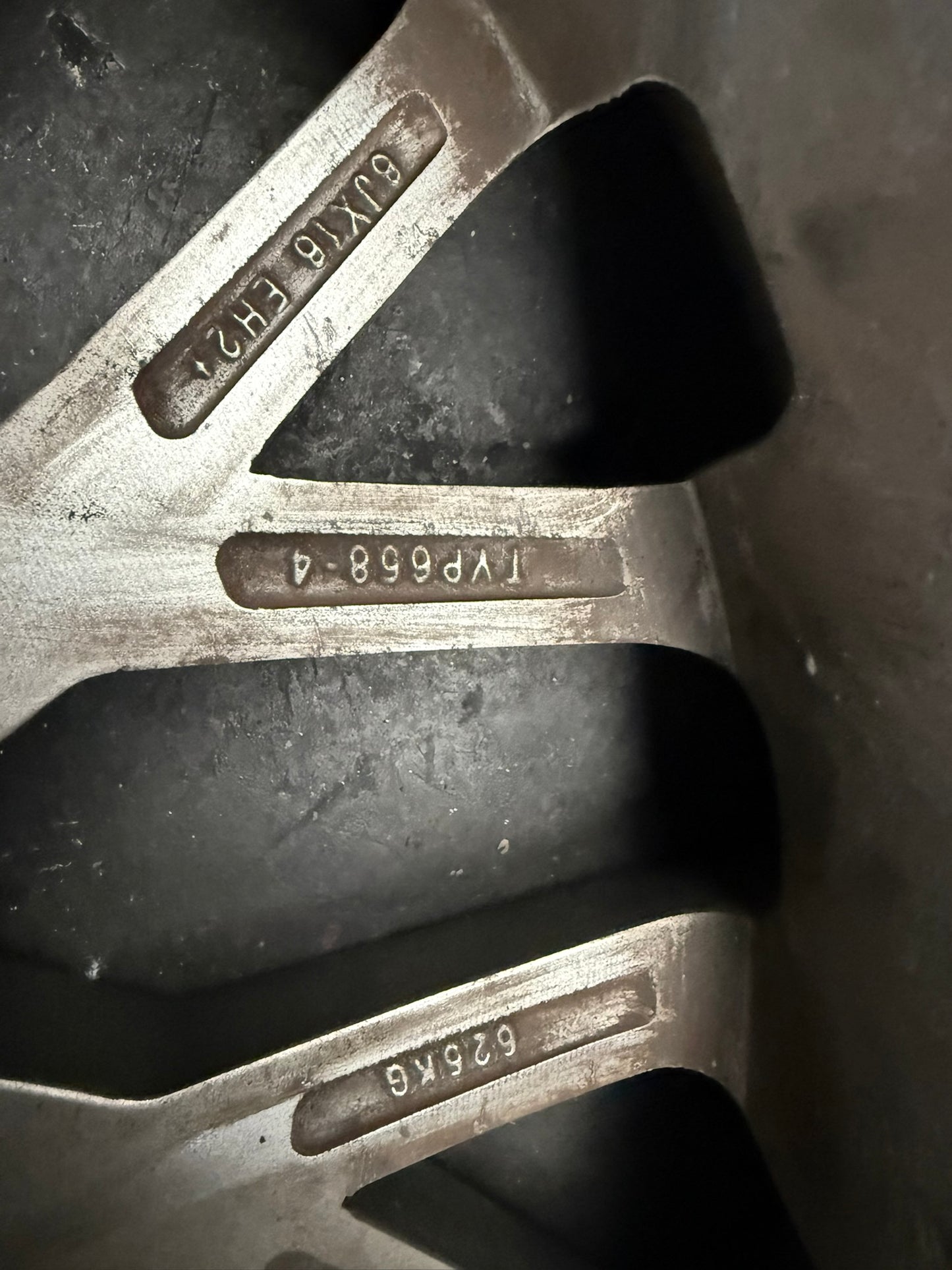 Cerchi in Lega Momo 16 con Pneumatici Invernali in Omaggio