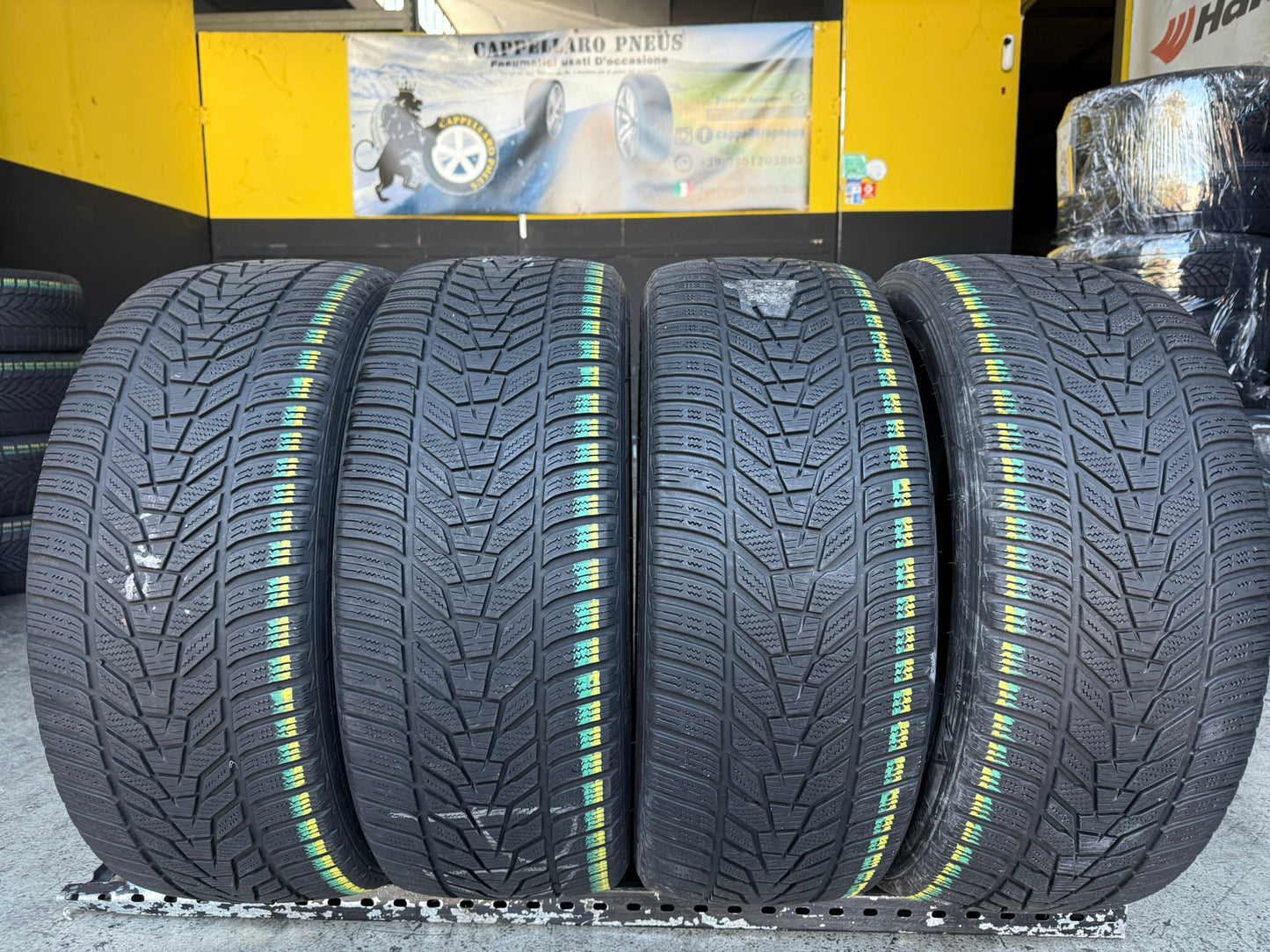 Usato: 4 Gomme 255/45R20 105V XL Hankook Invernali 80% residui