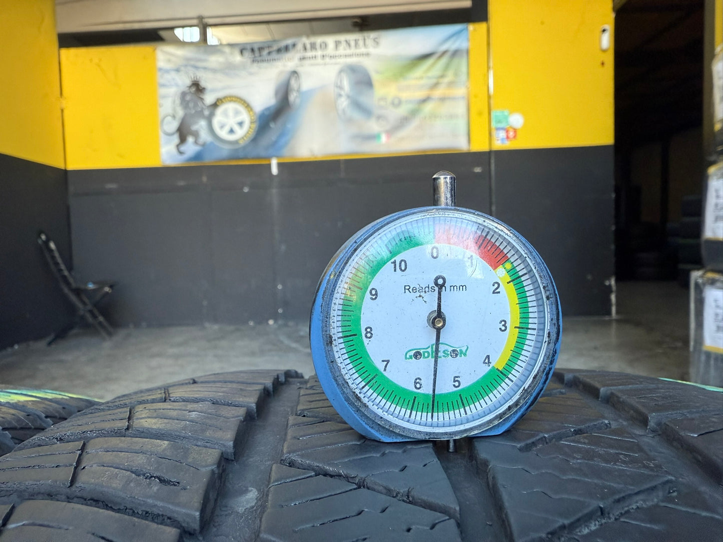 Usato: 4 Gomme 245/40R18 97V XL Barum Invernali 80% residui