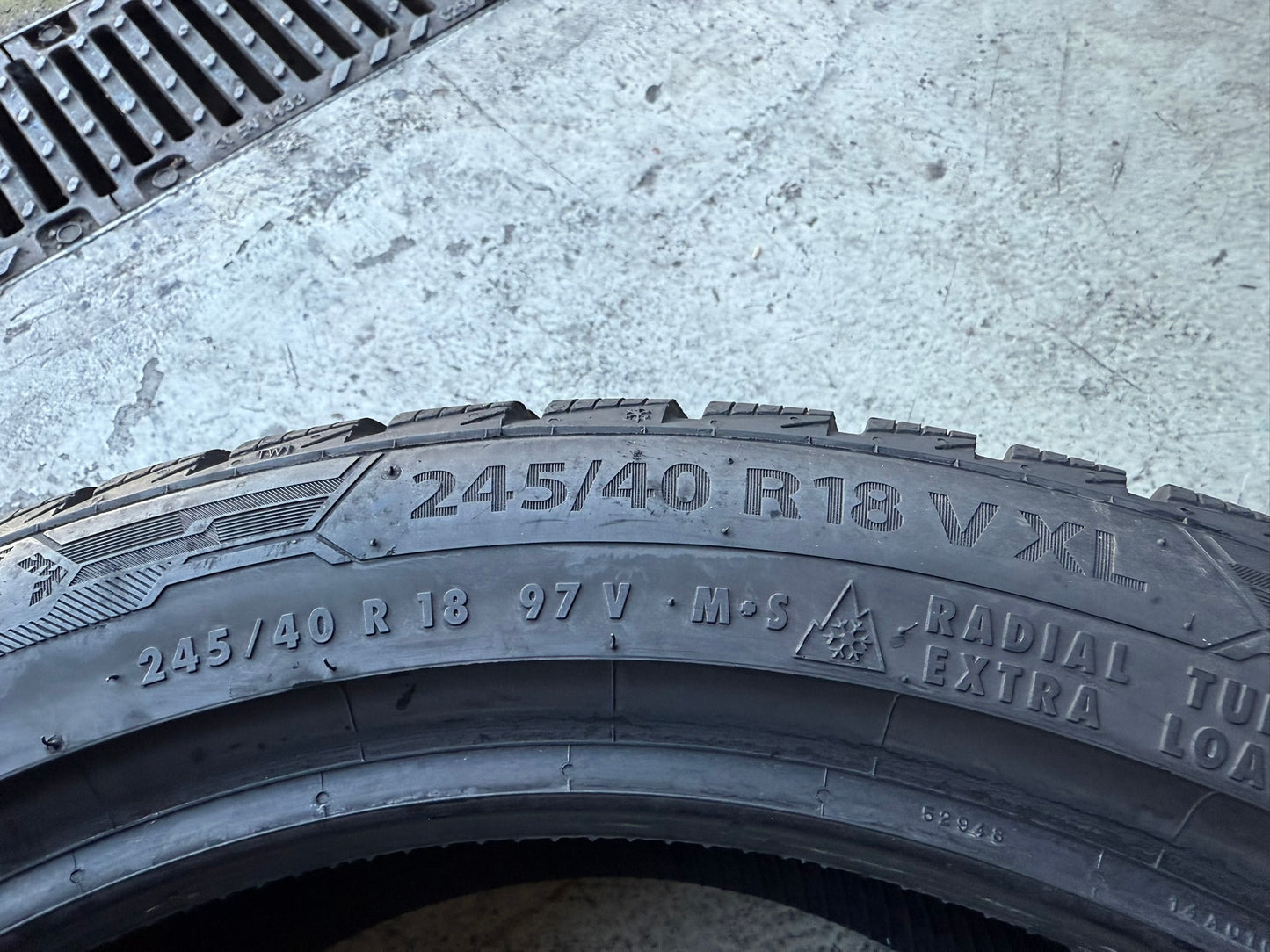 Usato: 4 Gomme 245/40R18 97V XL Barum Invernali 80% residui