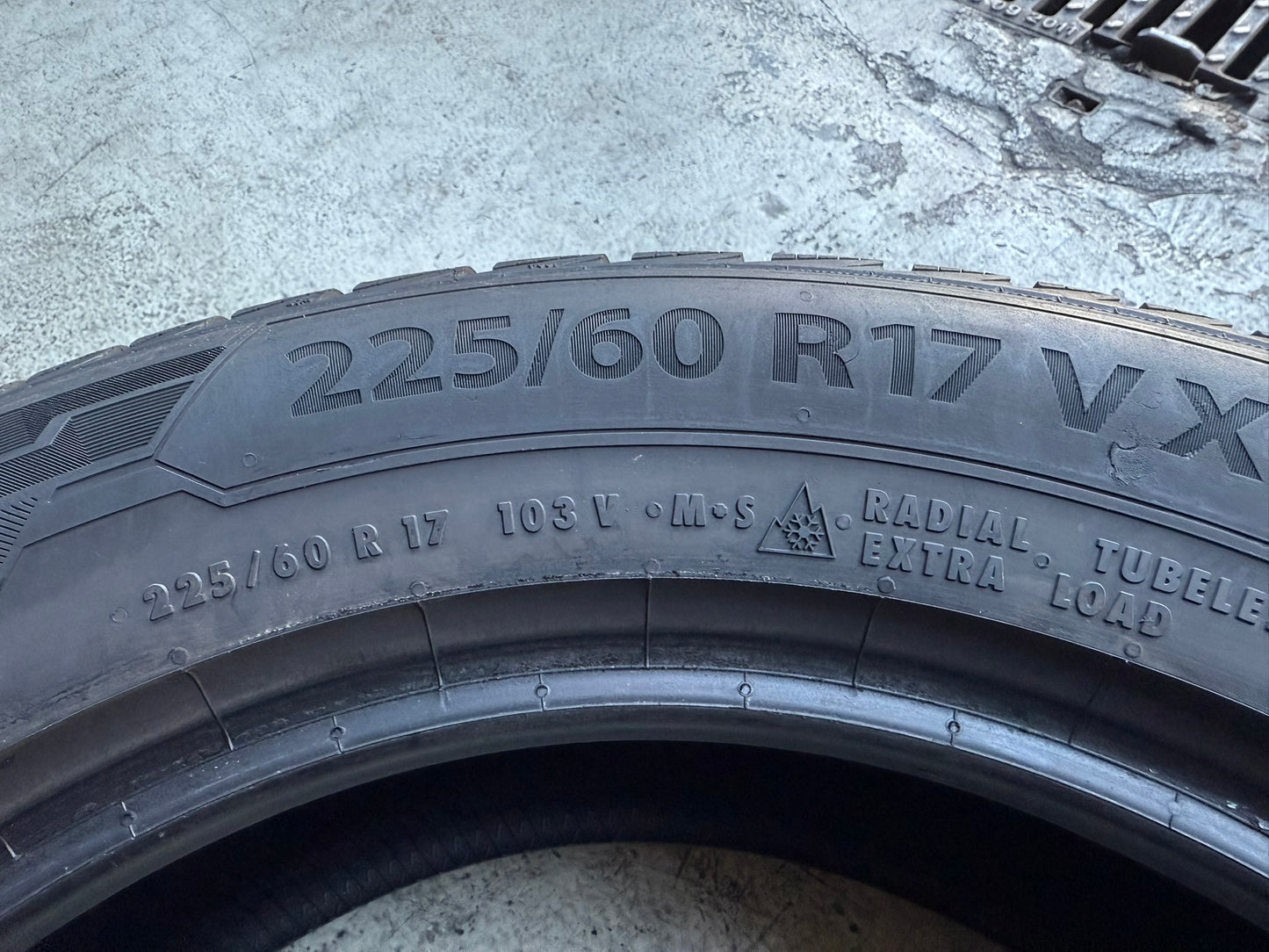 Usato: 4 Gomme 225/60R17 103V XL Barum Invernali 85% residui