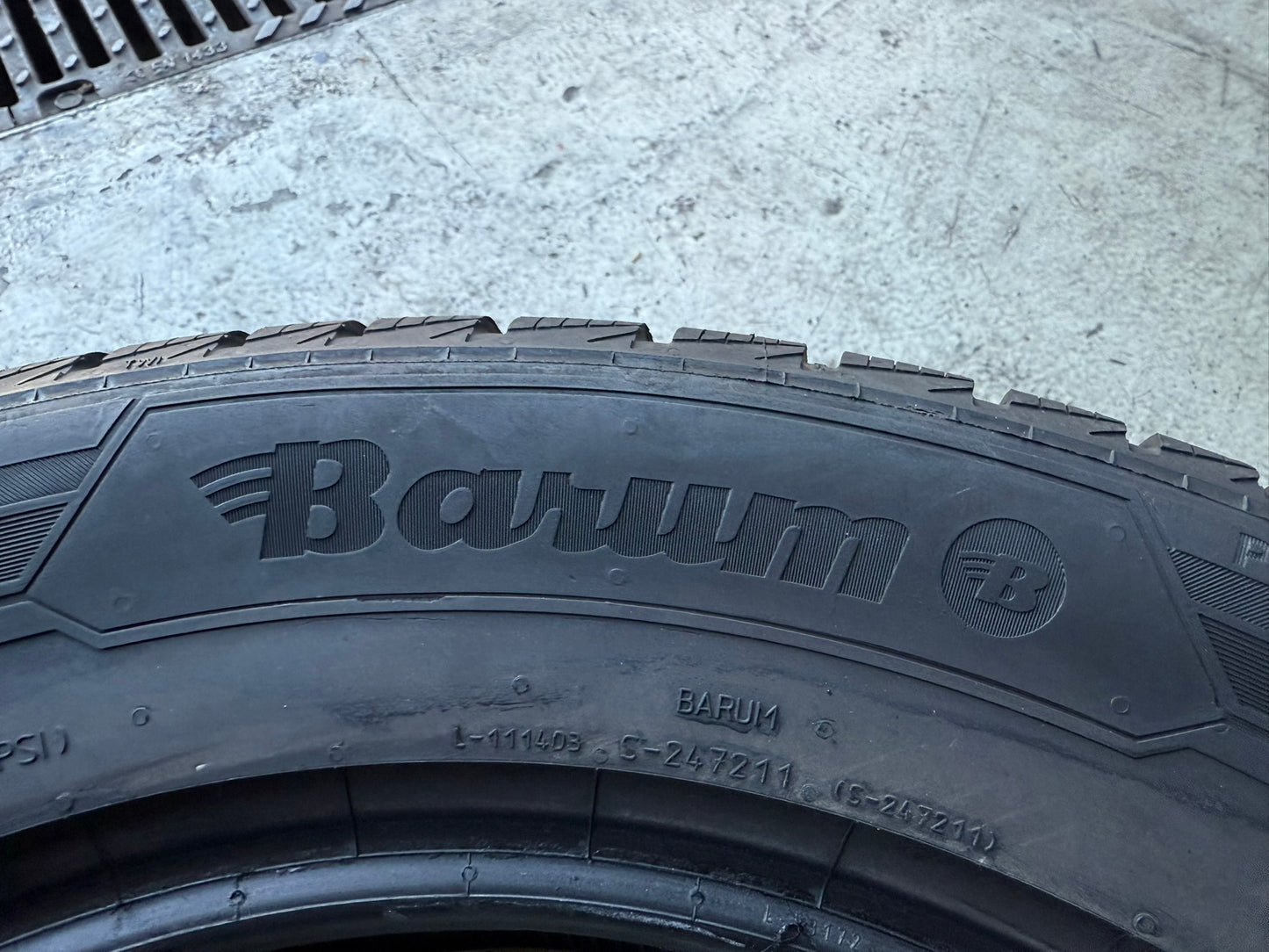 Usato: 4 Gomme 225/60R17 103V XL Barum Invernali 85% residui
