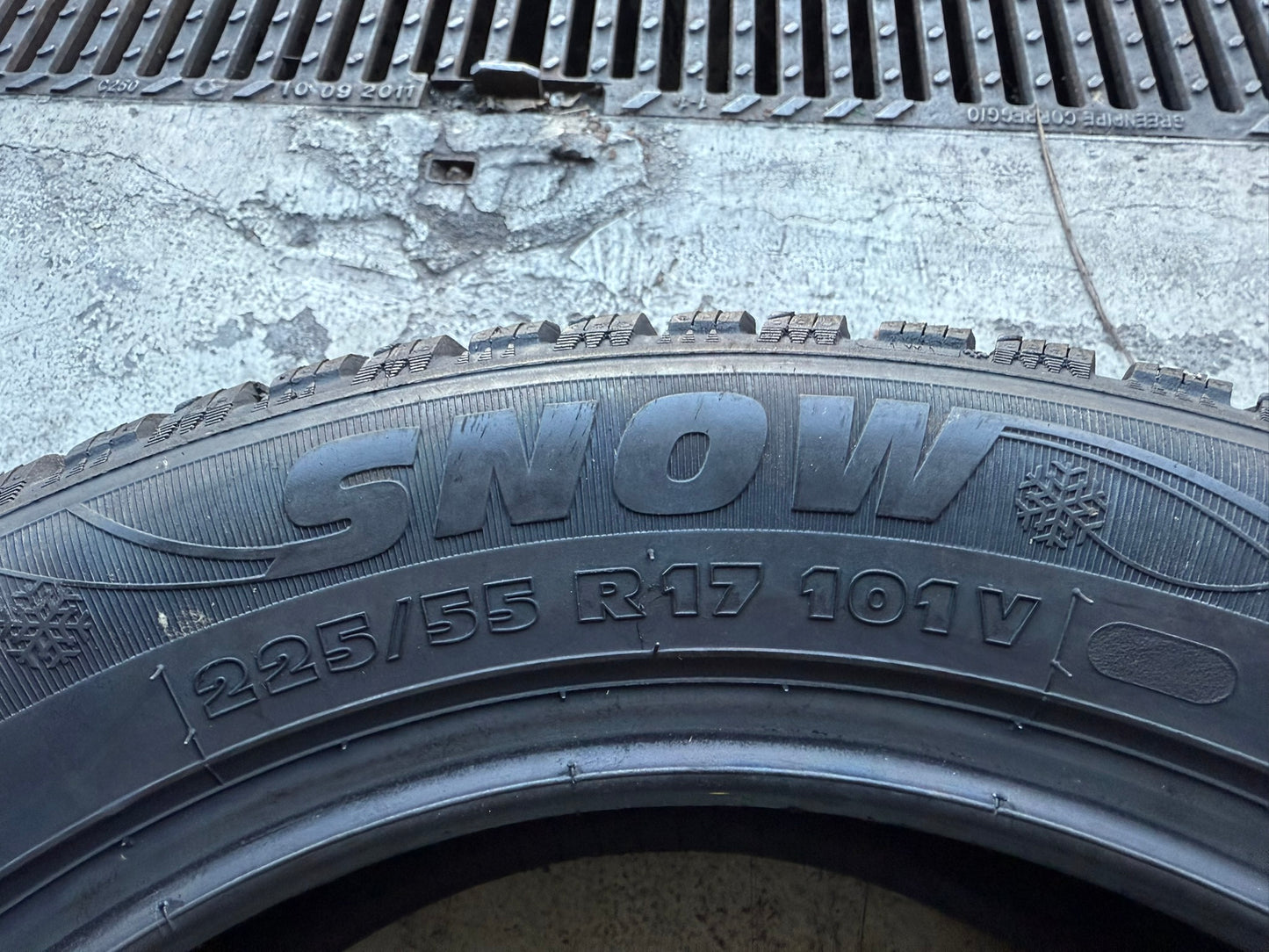 Usato: 4 Gomme 225/55R17 101V XL Riken Taurus Invernali 95%–85% residui