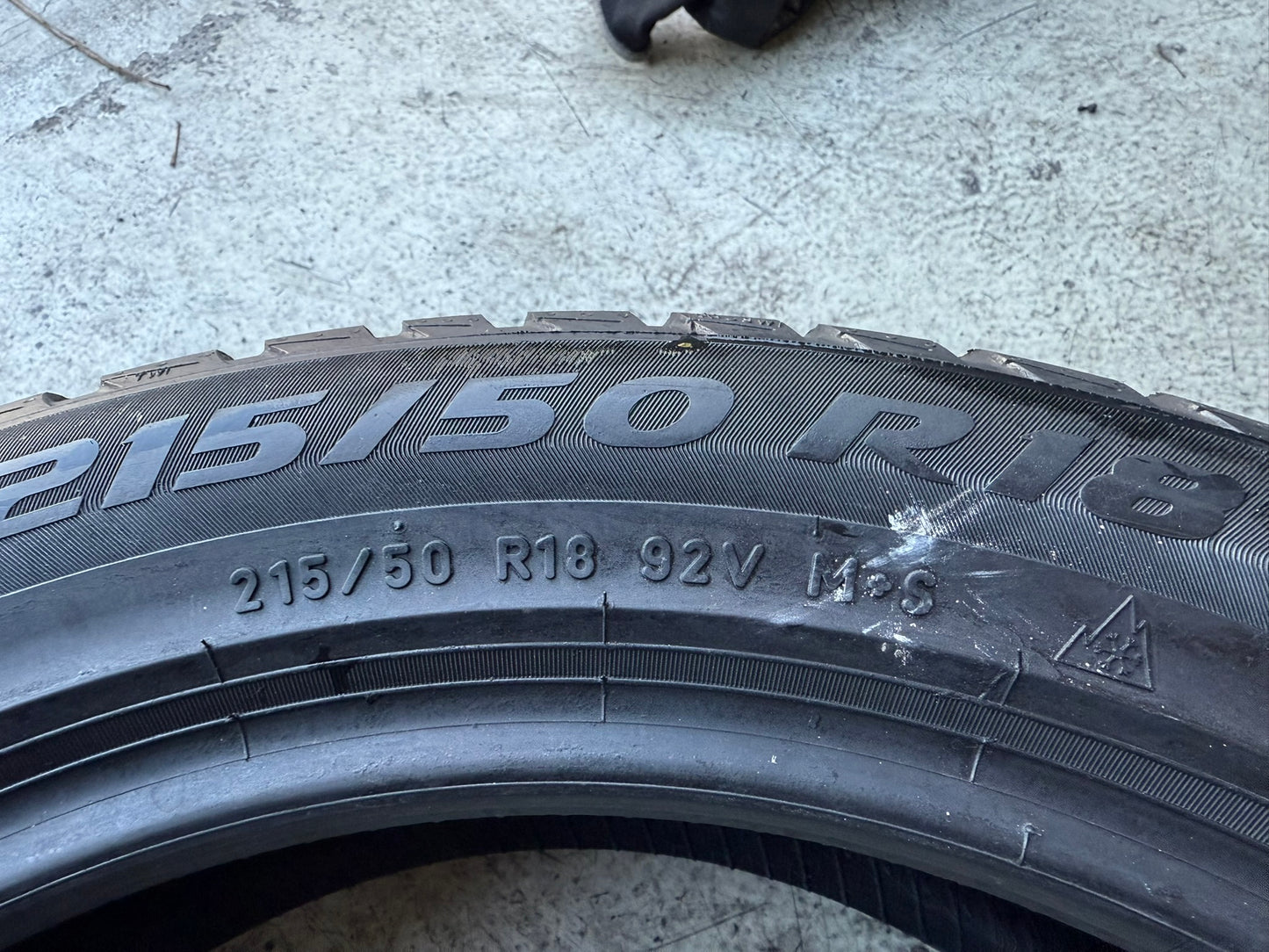 Usato: 4 Gomme 215/50R18 92V XL Pirelli Invernali 90% residui