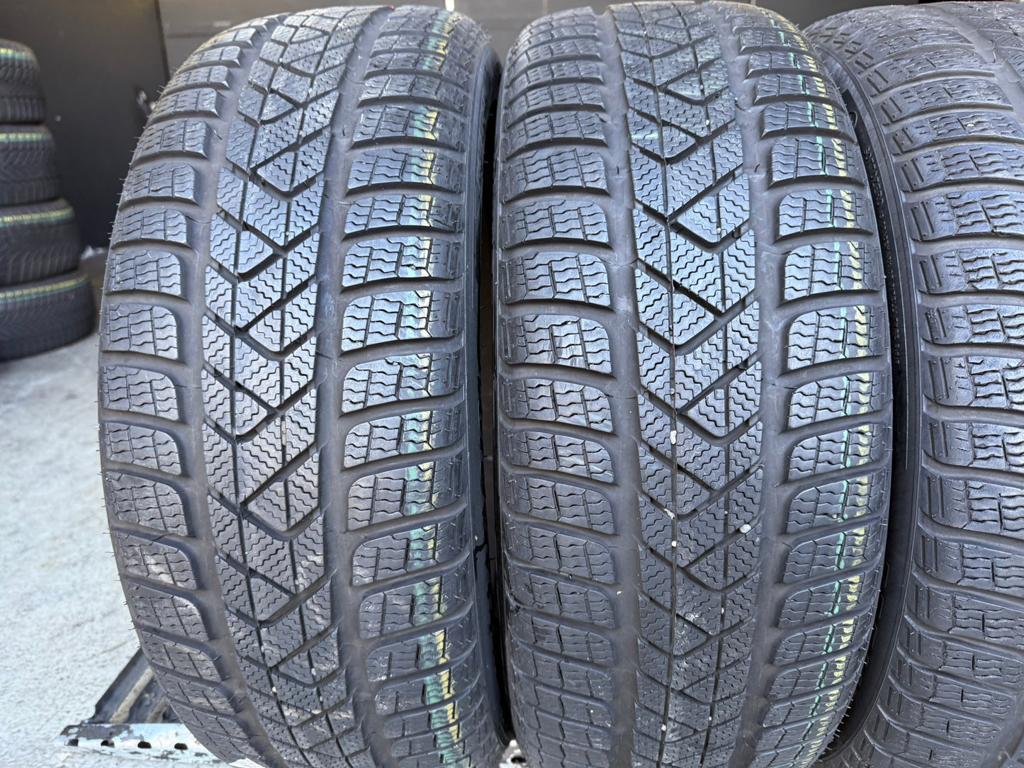 Usato: 4 Gomme 225/45R19 96V XL Pirelli Runflat Invernali 95/80% residui