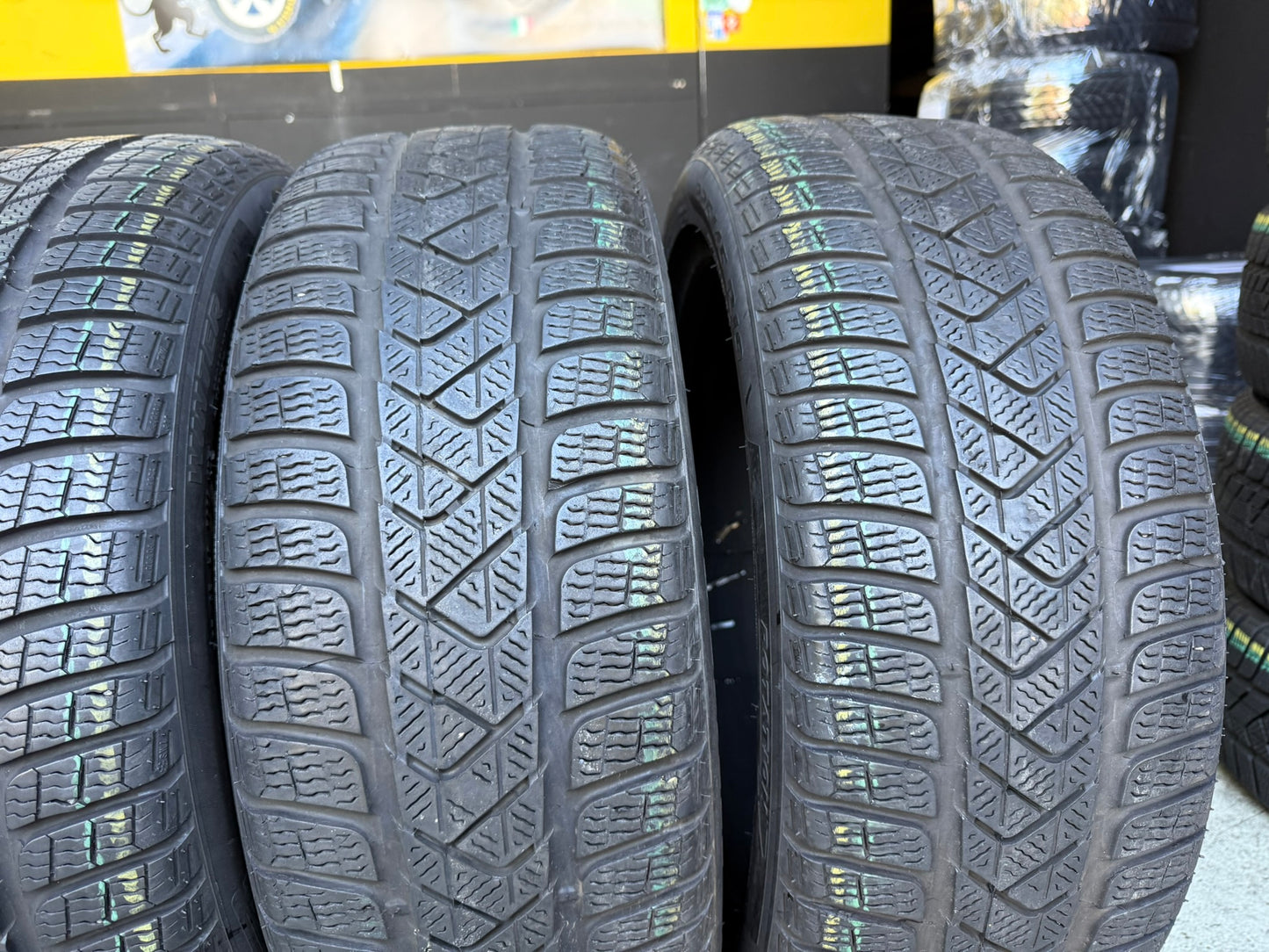 Usato: 4 Gomme 225/45R19 96V XL Pirelli Runflat Invernali 95/80% residui