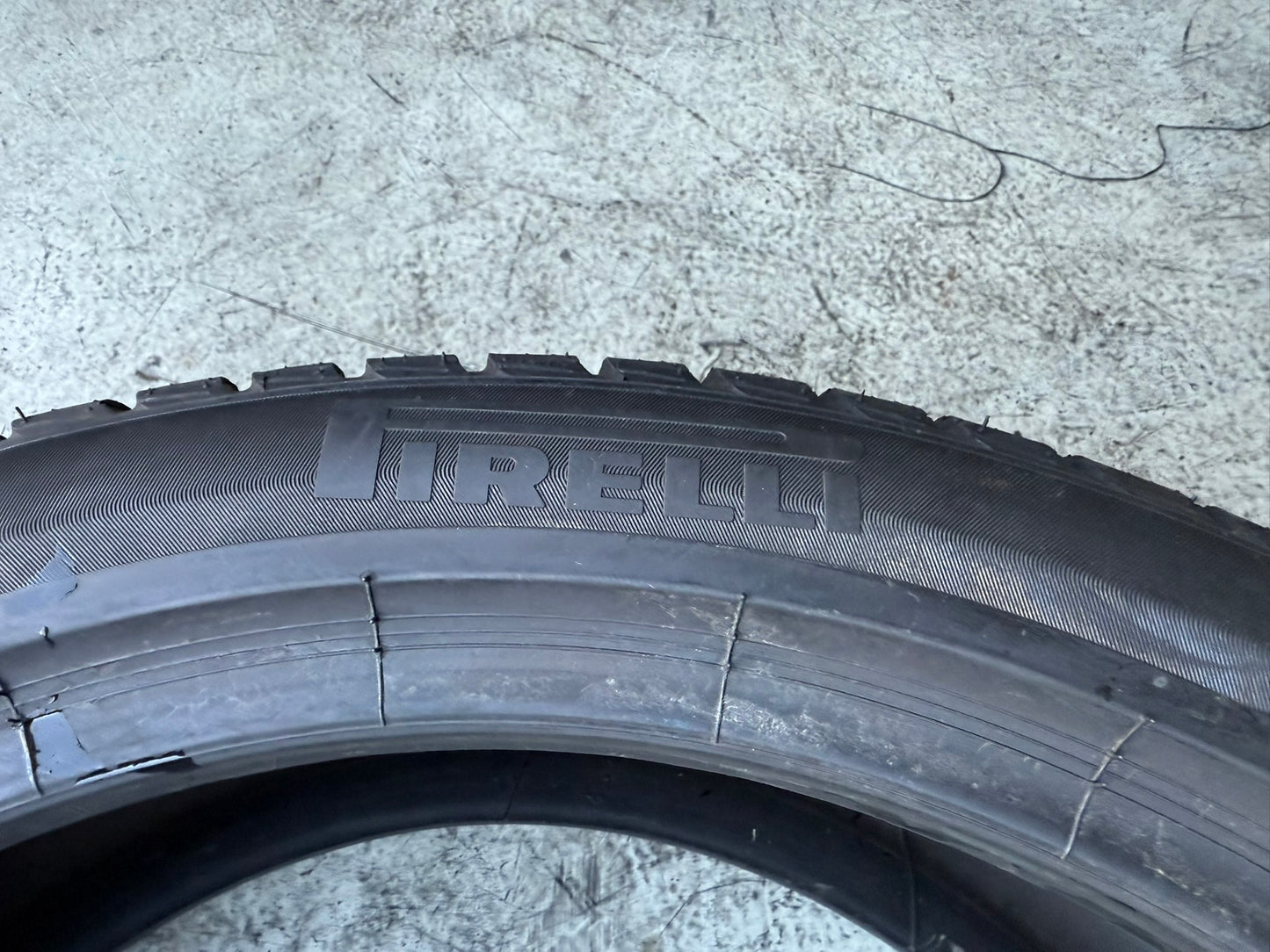 Usato: 4 Gomme 225/45R19 96V XL Pirelli Runflat Invernali 95/80% residui