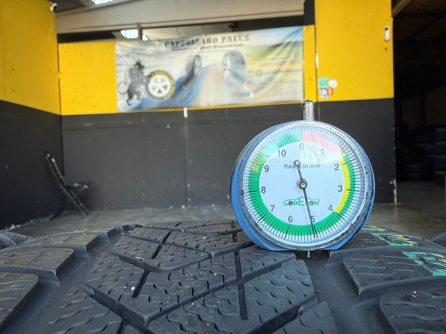 Usato: 4 Gomme 225/45R18 95V XL e 255/40R18 99V XL Pirelli Invernali 85/80% residui