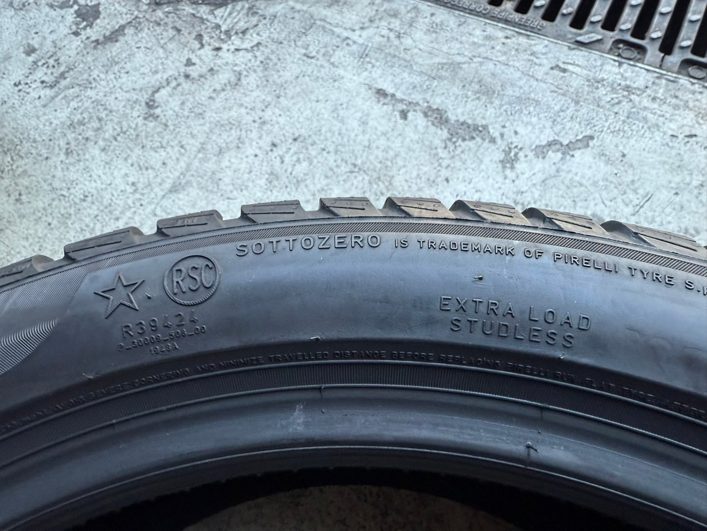 Usato: 4 Gomme 225/45R18 95V XL e 255/40R18 99V XL Pirelli Invernali 85/80% residui