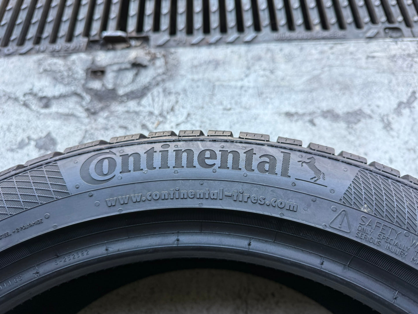 Usato: 4 Gomme 225/45R18 95H XL RFT Continental Invernale 95%–85% residui