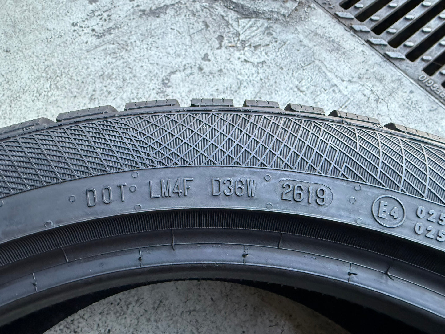 Usato: 4 Gomme 225/45R18 95H XL RFT Continental Invernale 95%–85% residui