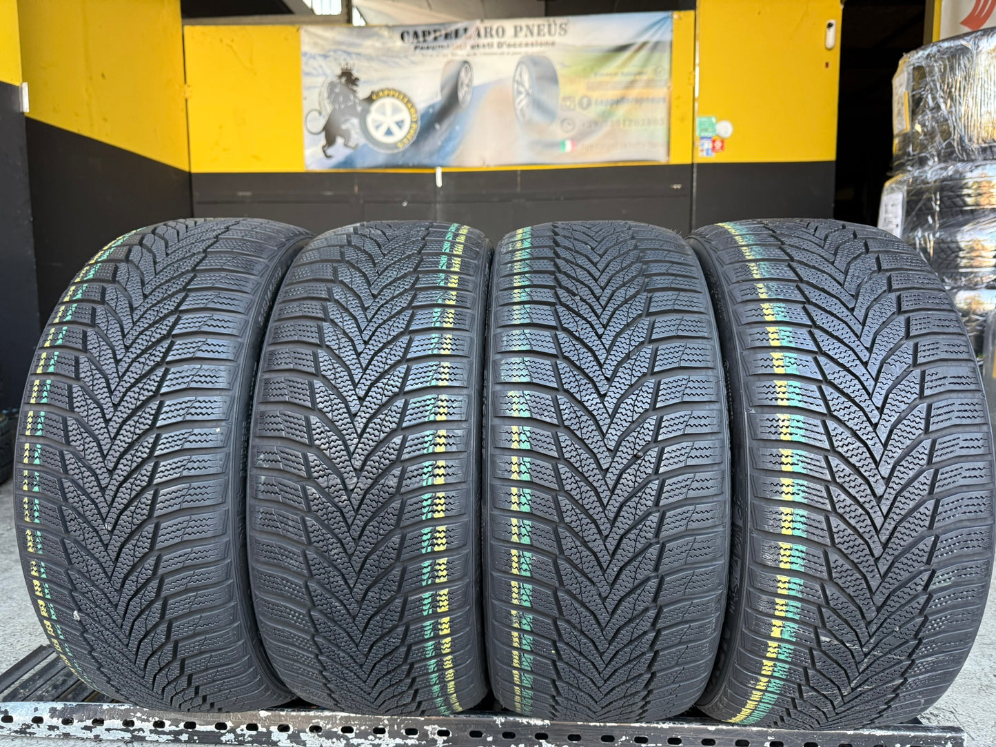 Usato: 4 Gomme 215/40R17 87V XL Nexen Invernali 90% residui