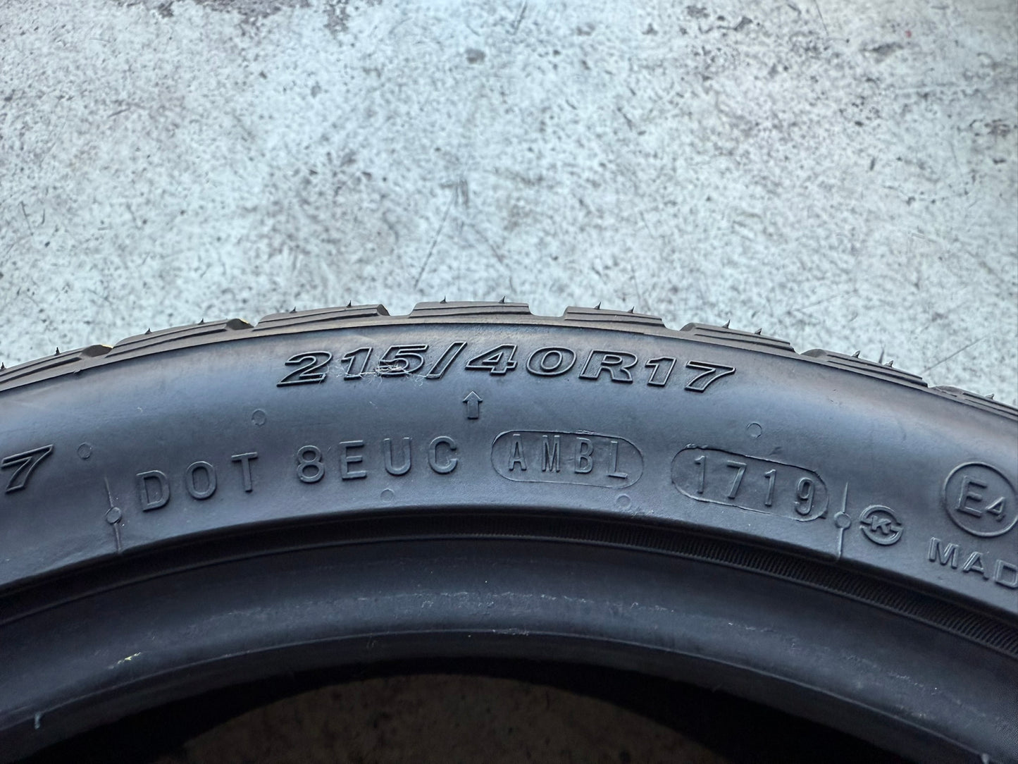 Usato: 4 Gomme 215/40R17 87V XL Nexen Invernali 90% residui
