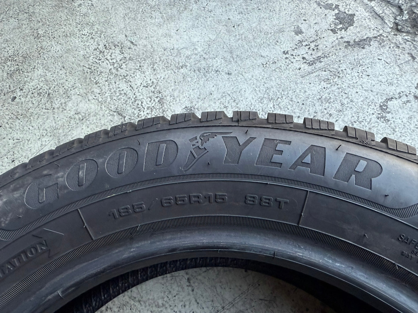 Usato: 4 Gomme 185/65R15 88T Goodyear Invernali 85/95% residui