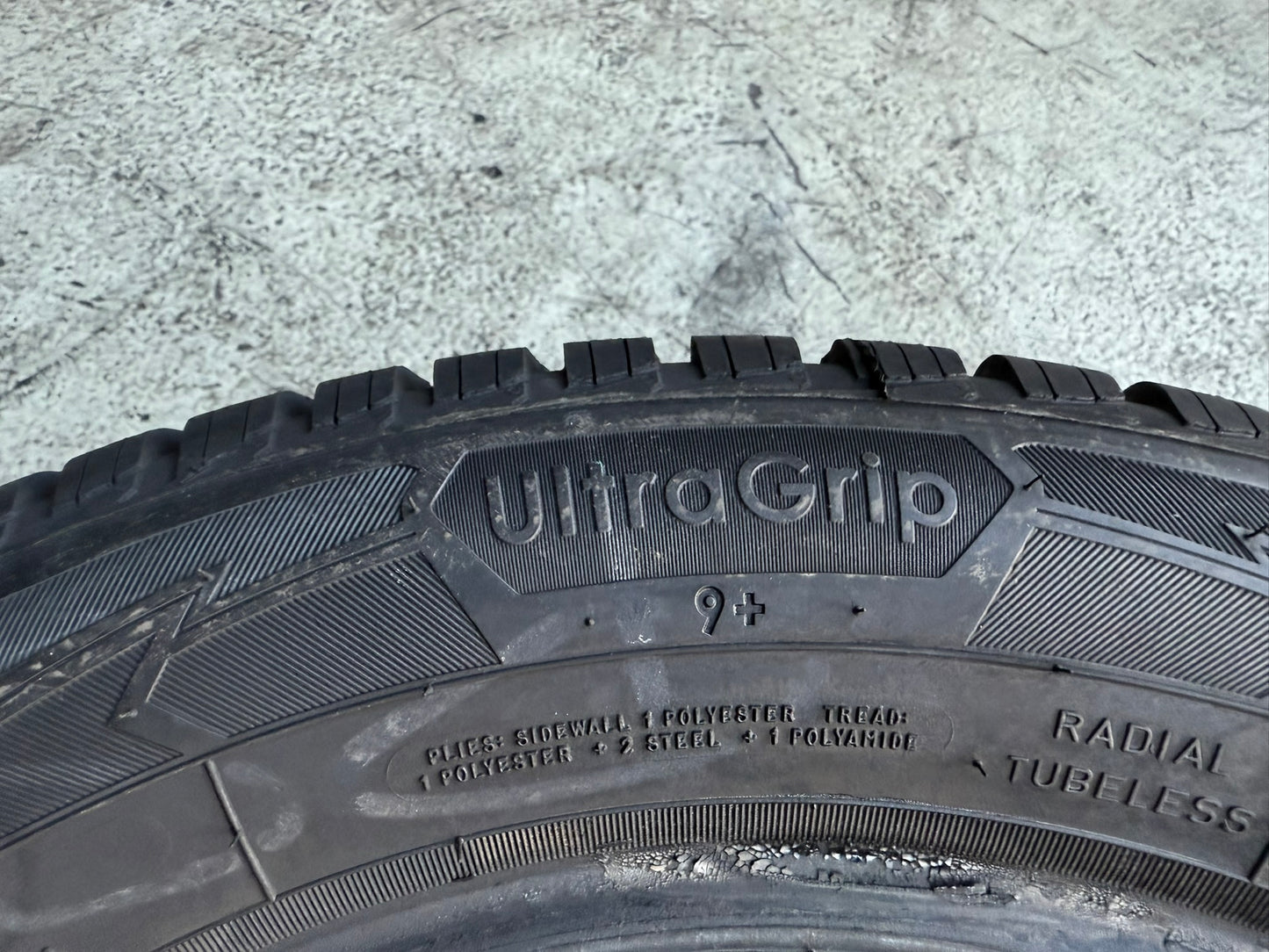 Usato: 4 Gomme 185/65R15 88T Goodyear Invernali 85/95% residui