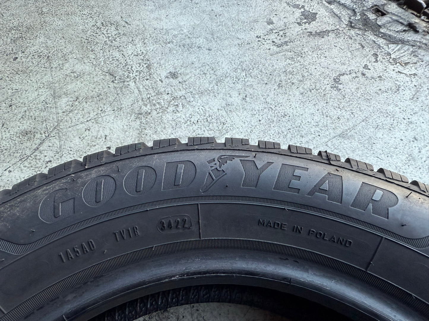 Usato: 4 Gomme 185/65R15 88T Goodyear Invernali 85/95% residui