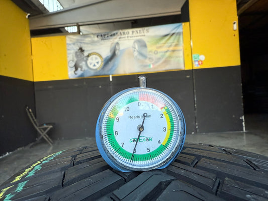 Usato: 2 Gomme 235/45R20 100W XL Continental 4 Stagioni 85% residui