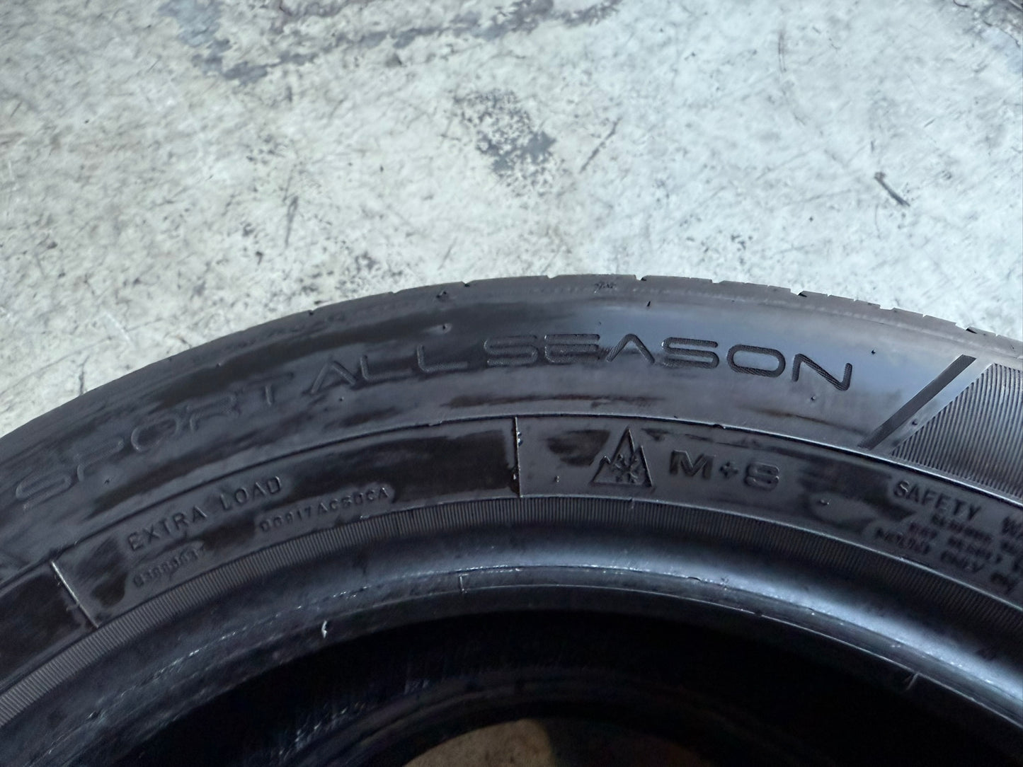 Usato: 2 Gomme 215/55R16 97V XL Dunlop 4 Stagioni 80% residui