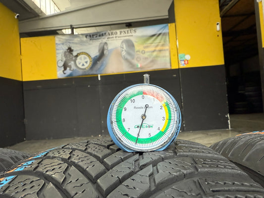 Usato: 4 Gomme 215/60R17 96H Firestone Invernali 80% residui