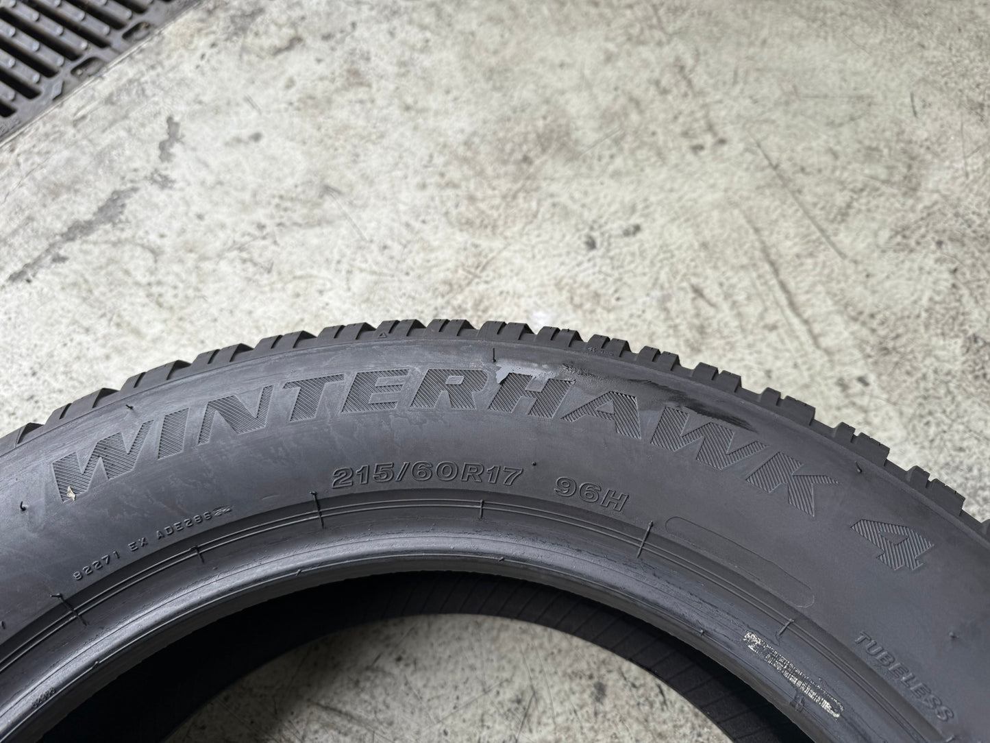 Usato: 4 Gomme 215/60R17 96H Firestone Invernali 80% residui