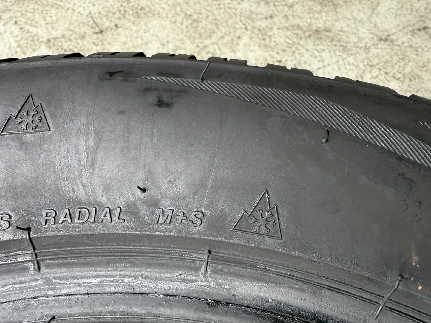 Usato: 4 Gomme 215/60R17 96H Firestone Invernali 80% residui