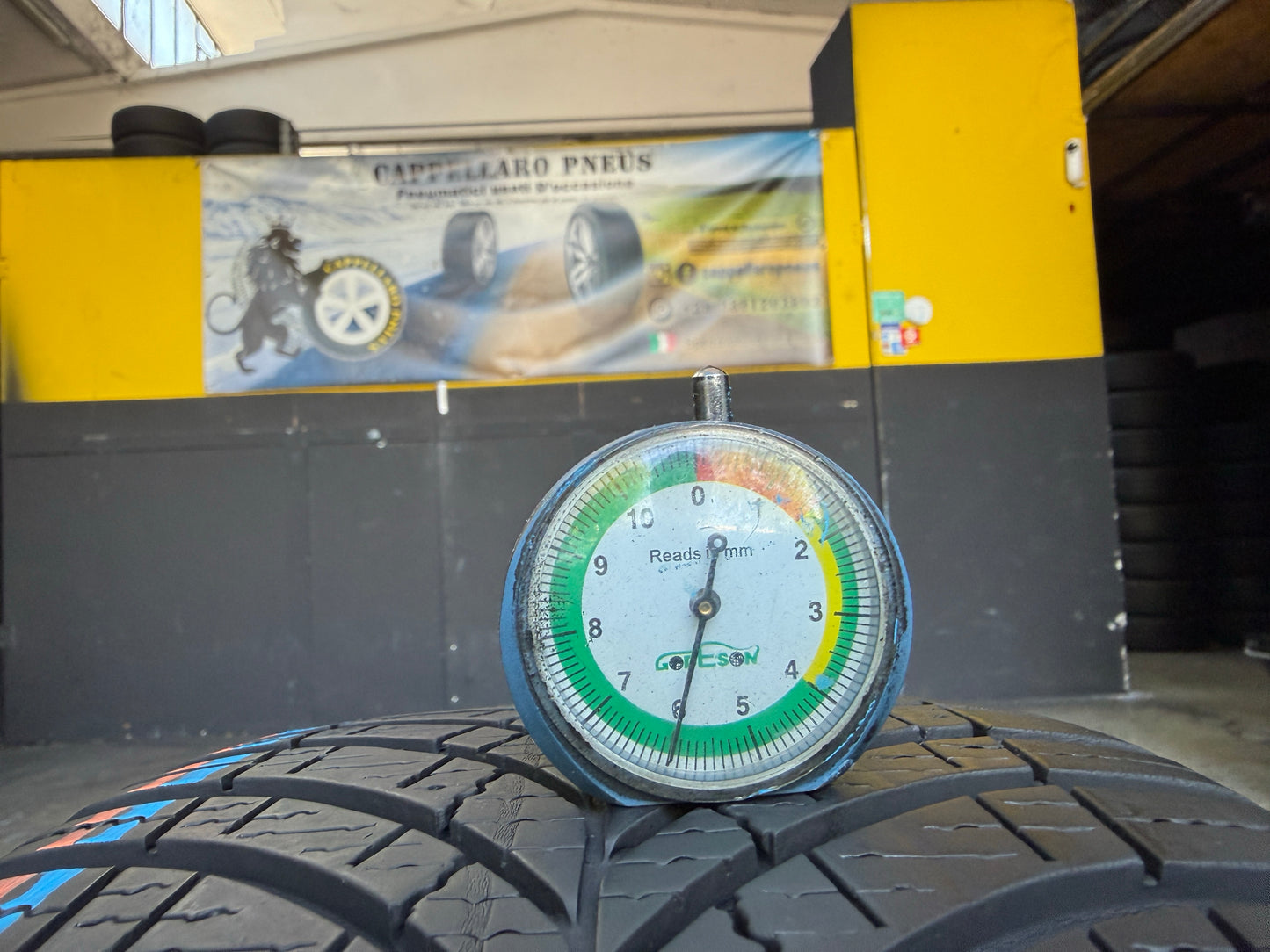 Usato: 2 Pneumatici Goodyear Vector 4Seasons Gen-3 215/55R17 98W XL 4 Stagioni 80% Residui