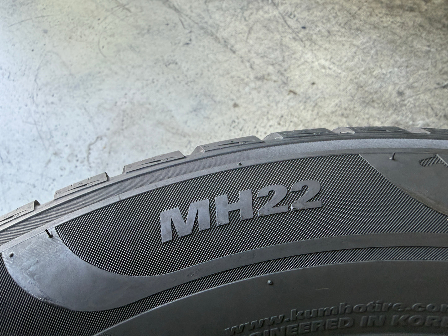 Usato: 2 Pneumatici Marshal MH22 235/55R17 103V XL 4 Stagioni 85% Residui