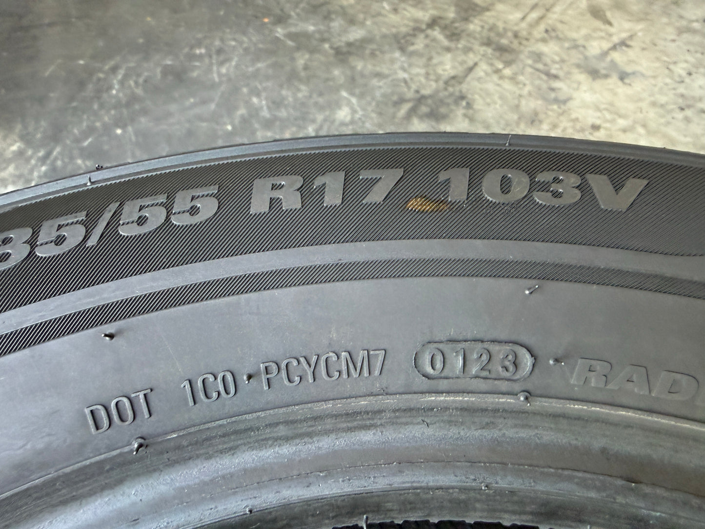 Usato: 2 Pneumatici Marshal MH22 235/55R17 103V XL 4 Stagioni 85% Residui
