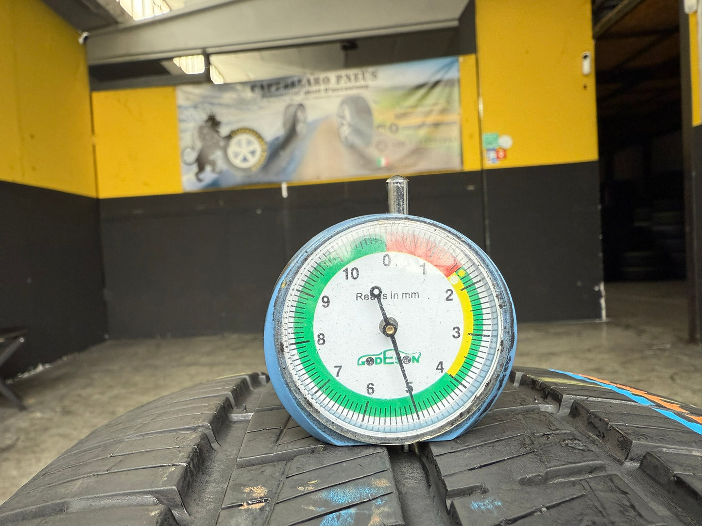 Usato: 2 Gomme 215/60R17C 109/107T Hankook 4 Stagioni 70% residui